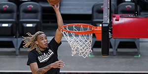 克拉克斯顿为什么叫赵四