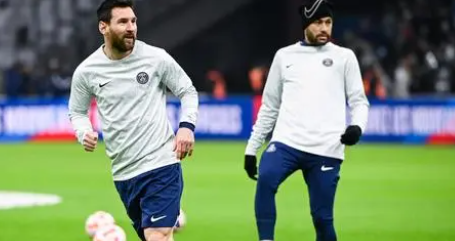 法国杯1/8决赛：马赛2-1巴黎圣日耳曼 内马尔贴地斩打中立柱