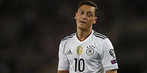 厄齐尔退役时间什么时候