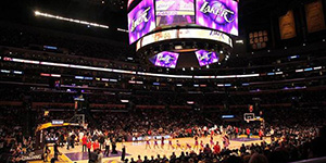 湖人有自己的球馆吗