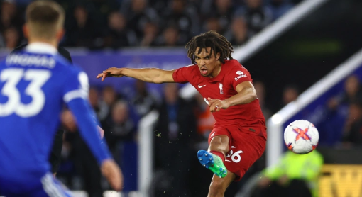 英超第36轮：莱斯特城0-3利物浦 琼斯双响、萨拉赫助攻戴帽