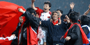 2002年中国队主教练是谁