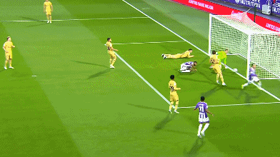 西甲第36轮：巴拉多利德3-1巴塞罗那 莱万破门克里斯滕森乌龙