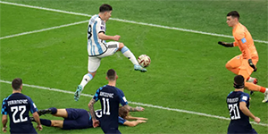 阿尔瓦雷斯为什么叫小蜘蛛