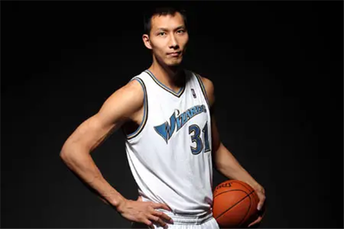 易建联NBA数据统计-易建联NBA生涯数据统计