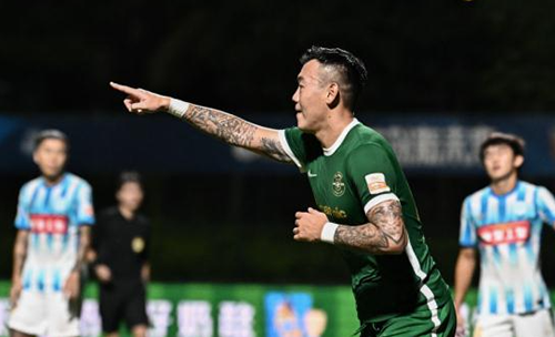 中超：浙江FC2:0轻取广州城 张佳祺中超首球